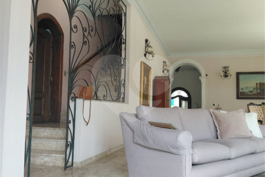Casa à venda com 4 suítes no condomínio Ville Bourghese, São Paulo - SP