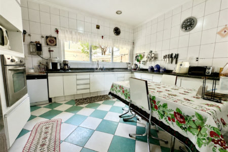 Casa à venda com 5 quartos, sendo 4 suítes, no condomínio Porto Atibaia, Atibaia - SP