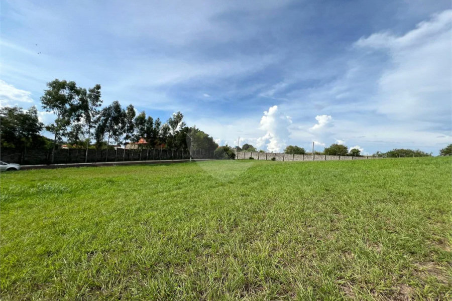 Terreno à venda em condomínio fechado na cidade de Piracicaba, no Condomínio Park Campestre II