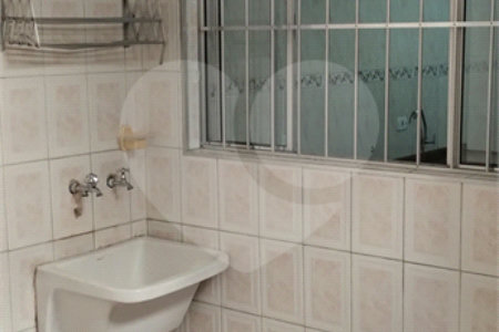 Sobrado à venda com 4 quartos, sendo 1 suíte, em Vila Nivi, São Paulo, SP
