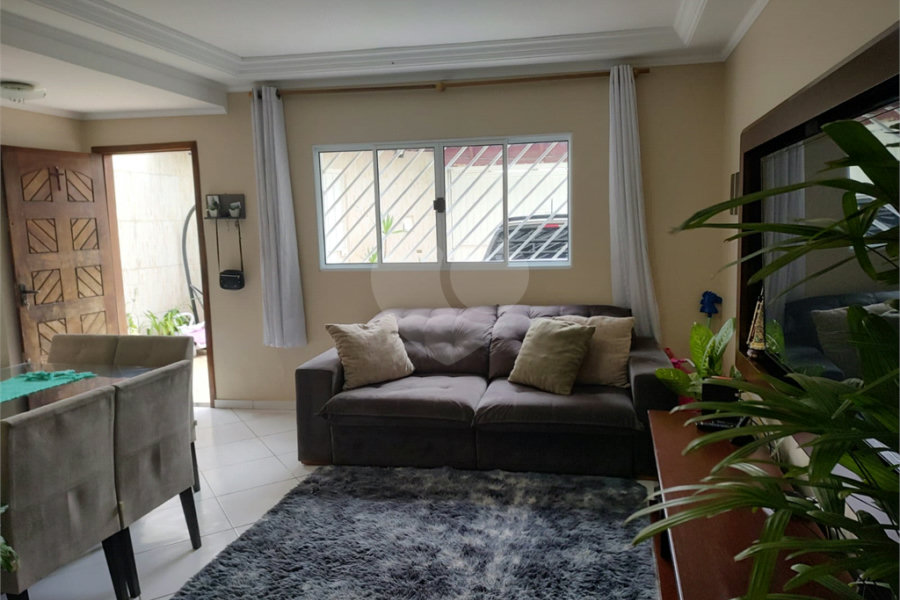 Sobrado à venda com 2 suítes em Vila Carrão, São Paulo, SP
