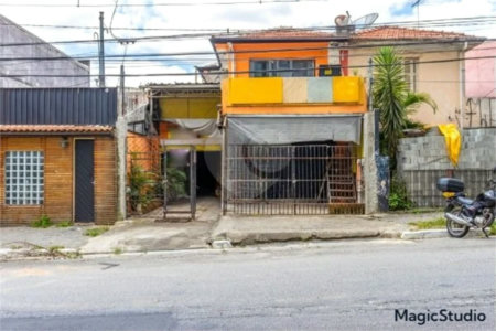 Casa em processo de reforma, com 208m², 2 dormitórios, 8 vagas, à venda no Tatuapé.