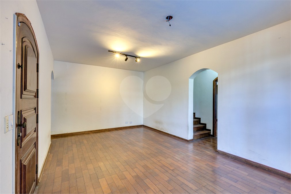 Sobrado à venda com 3 quartos, sendo 1 suíte, em Alto da Boa Vista, São Paulo, SP