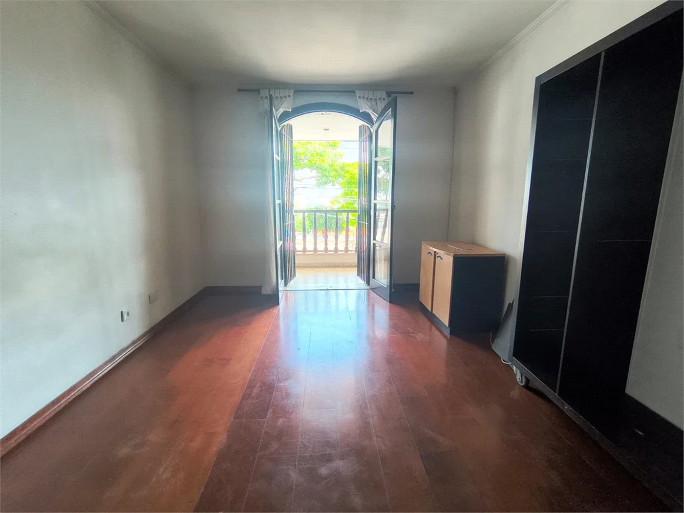 Sobrado à venda com 3 quartos, sendo 1 suíte,  em Jardim Esmeralda, São Paulo, SP