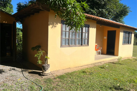 Chácara à venda com 4 quartos em Retiro, São Pedro da Aldeia, RJ