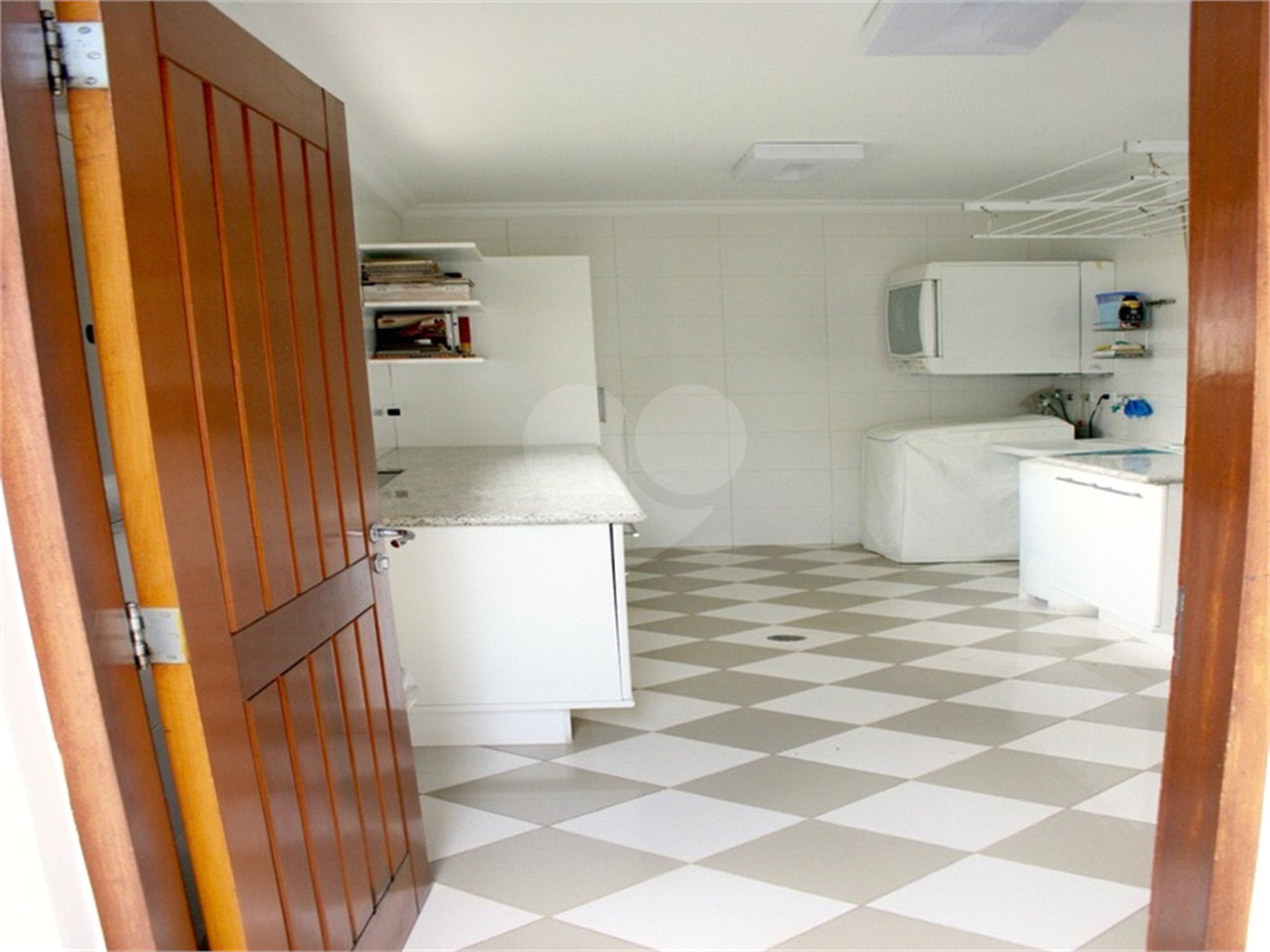 Casa à venda com 5 suítes no condomínio Suíça da Cantareira, Mairiporã - SP