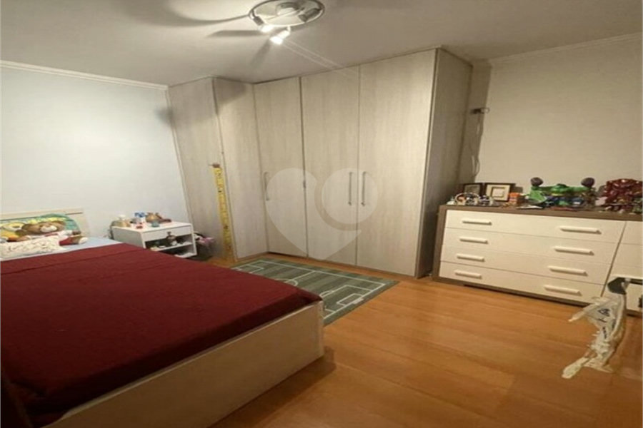 Casa à venda com 3 quartos, sendo 1 suíte, no condomínio Beatriz, São Paulo - SP