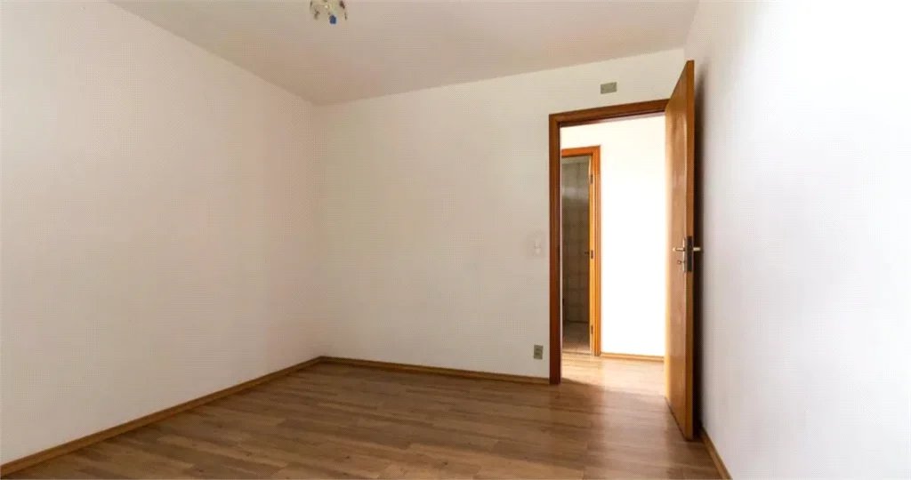 Casa à venda com 4 quartos, sendo 1 suíte,  em Vila Tiradentes, São Paulo, SP