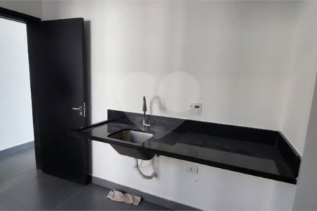 Casa à venda com 4 suítes no condomínio Figueira Garden, Atibaia - SP