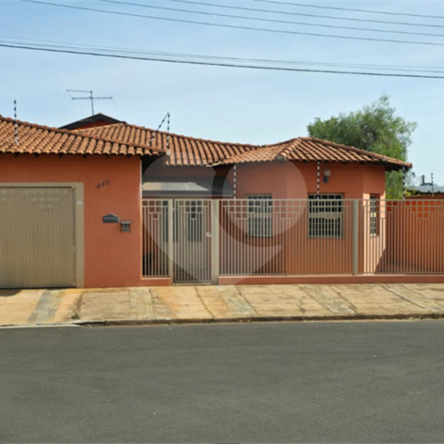 Casa à venda no Parque Fehr de 500m²