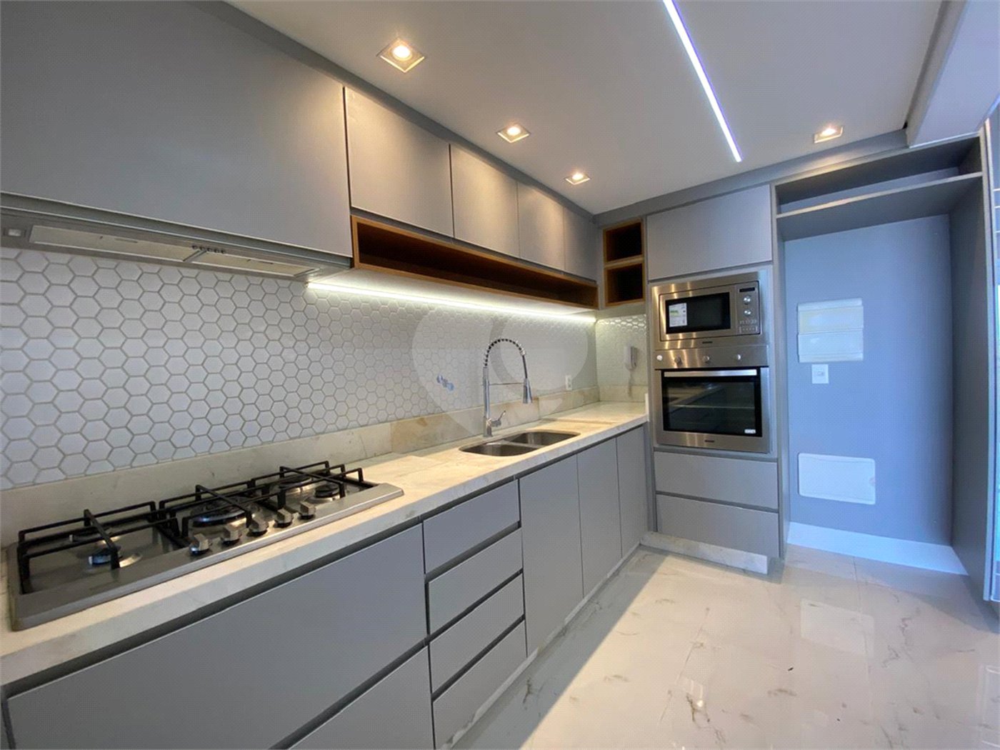 Apartamento à venda com 2 quartos, sendo 1 suíte,  em Jardim Caboré, São Paulo, SP