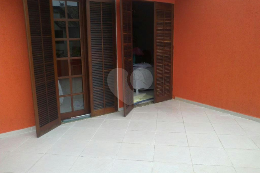 Sobrado à venda com 5 suítes em Enseada, Bertioga, SP