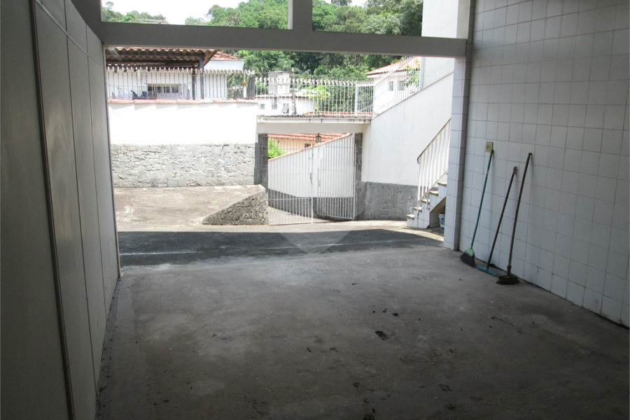 Sobrado à venda com 3 quartos em Horto, São Paulo, SP