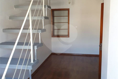 Casa de Vila à venda com 4 quartos, sendo 1 suíte, em Santana, São Paulo, SP