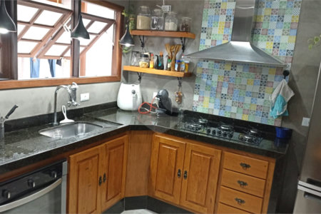 Sobrado à venda com 3 quartos, sendo 1 suíte, em Parque São George, Cotia, SP