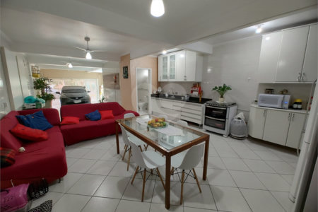 Sobrado à venda com 3 quartos, sendo 1 suíte, em Jardim Pinheiros, São Paulo, SP