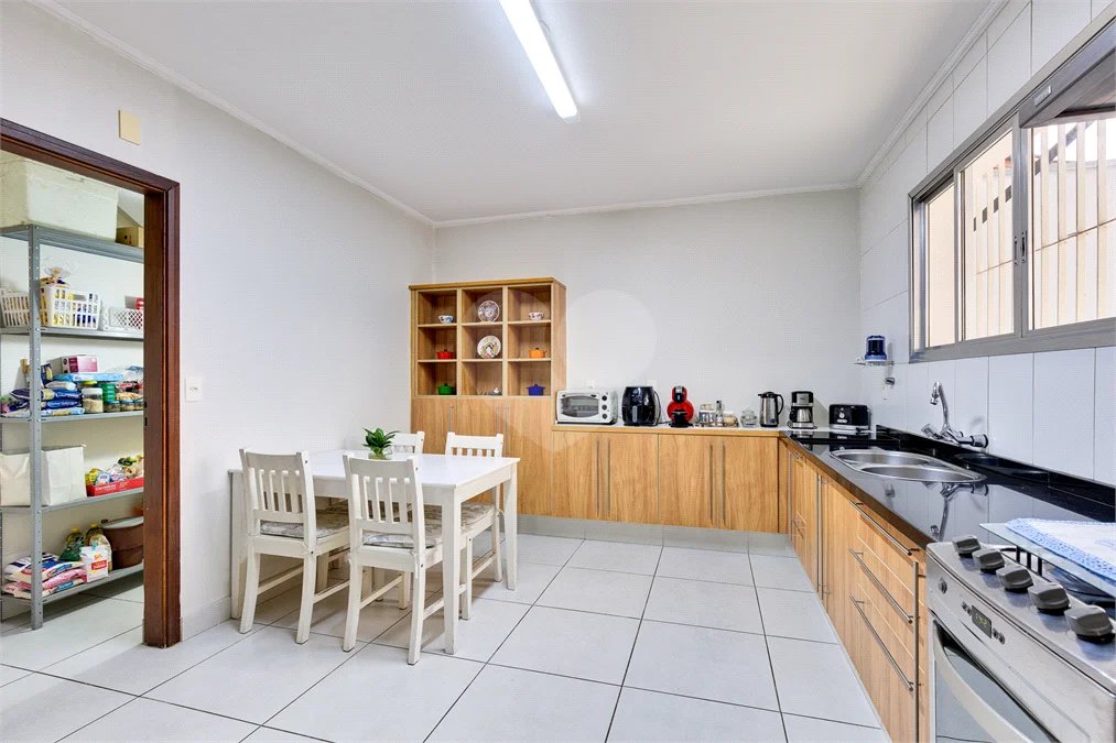 Sobrado à venda com 3 quartos, sendo 1 suíte,  em Alto da Boa Vista, São Paulo, SP