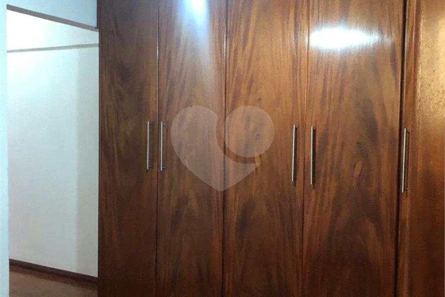 Sobrado à venda com 3 quartos, sendo 1 suíte, no Centro, Mairiporã, SP