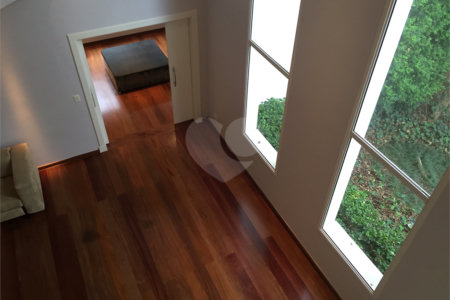 Casa à venda com 4 quartos, sendo 2 suítes, no condomínio Residencial Morumbi, São Paulo - SP