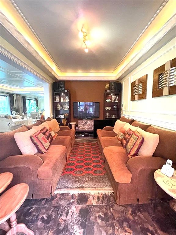 Apartamento à venda ou para alugar com 4 quartos, sendo 3 suítes,  em Jardim Vitória Régia, São Paulo, SP