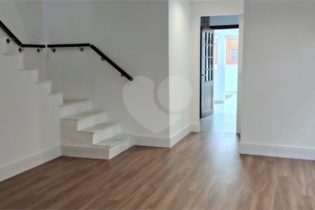 Casa de Vila à venda com 3 quartos, sendo 2 suítes, em Santo Amaro, São Paulo, SP