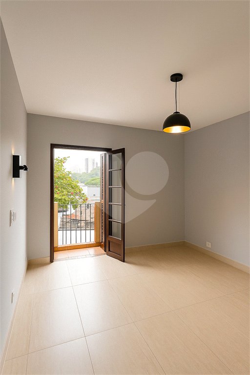 Sobrado à venda com 4 quartos, sendo 1 suíte, em Jardim Prudência, São Paulo, SP