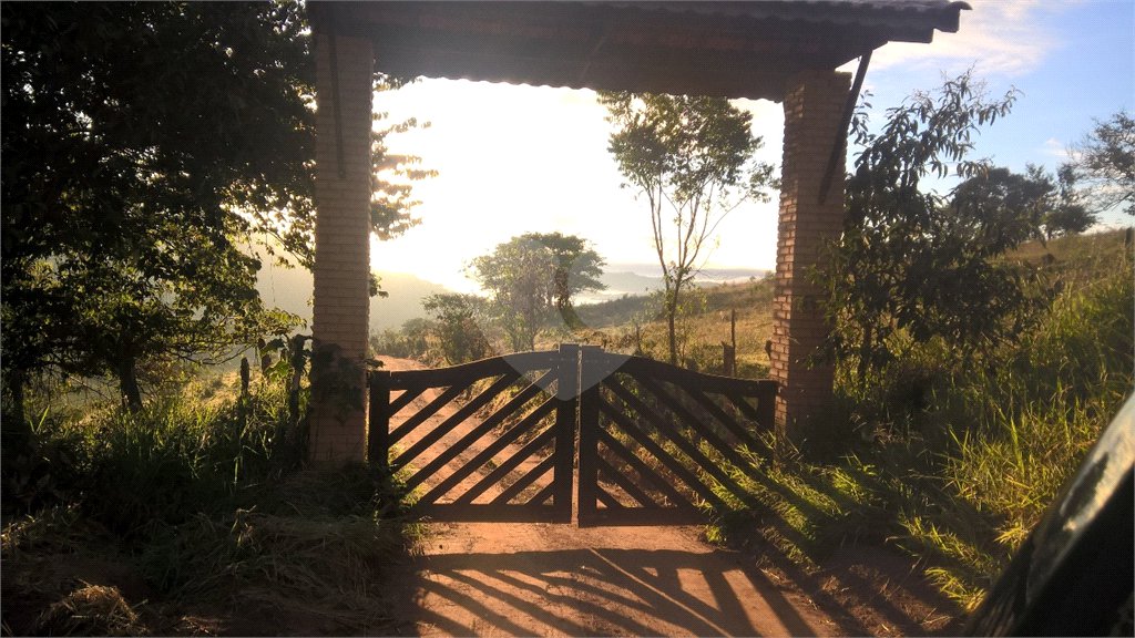Hotel à venda com 7 quartos, sendo 4 suítes, no Centro, Soledade de Minas, MG