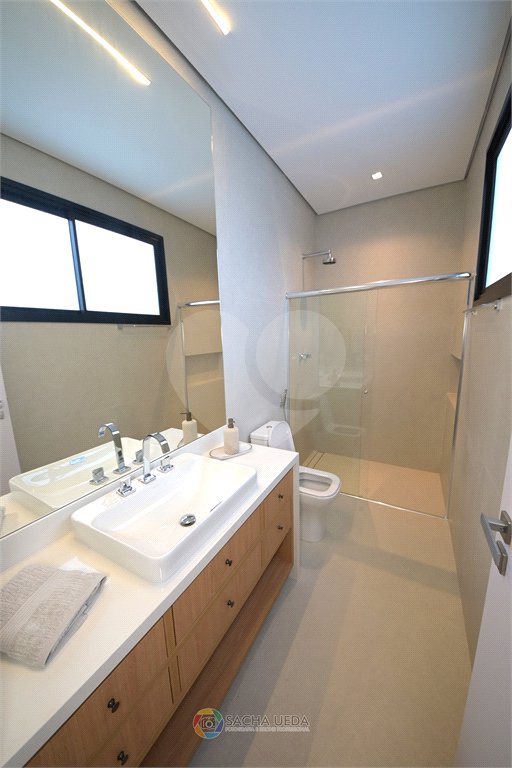 Casa à venda com 4 suítes no condomínio Villa dos Pinheiros, Indaiatuba - SP