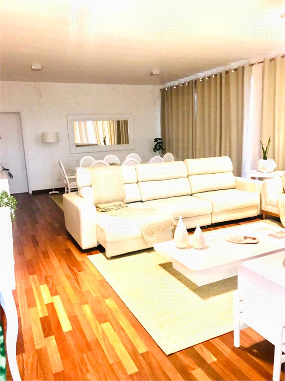 Casa à venda com 3 quartos, sendo 1 suíte, no condomínio Residencial Patrimônio do Carmo, São Roque - SP