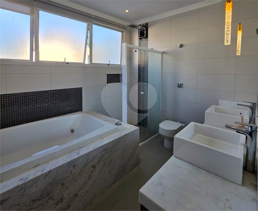 Casa à venda com 6 quartos, sendo 3 suítes, no condomínio Ibiti Royal Park, Sorocaba - SP