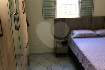 Casa à venda com 3 quartos, sendo 1 suíte, em Jardim Karolyne, Votorantim, SP