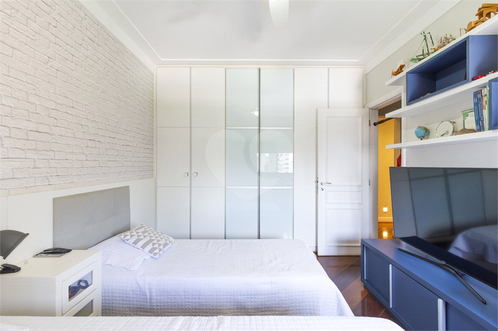 Apartamento à venda com 4 quartos, sendo 2 suítes, em Indianópolis, São Paulo, SP