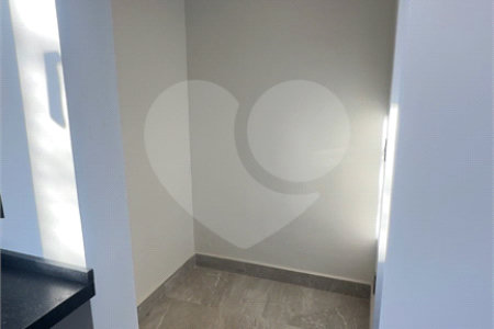 Sobrado à venda com 3 suítes em Condomínio Vale das Águas, Bragança Paulista, SP