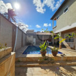 Casa à venda com 5 quartos, sendo 3 suítes,  no condomínio Colinas do Magarça, Rio de Janeiro - RJ