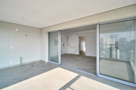 Apartamento à venda com 3 quartos, sendo 1 suíte, em Jardim Marajoara, São Paulo, SP
