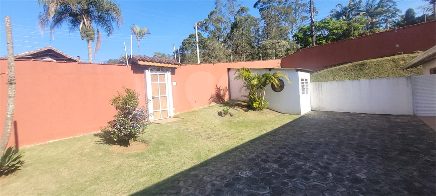 Casa à venda com 3 quartos, sendo 2 suítes,  em Mantiqueira, Mairiporã, SP
