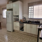 Sobrado à venda com 4 quartos, sendo 1 suíte, em Tremembé, São Paulo, SP