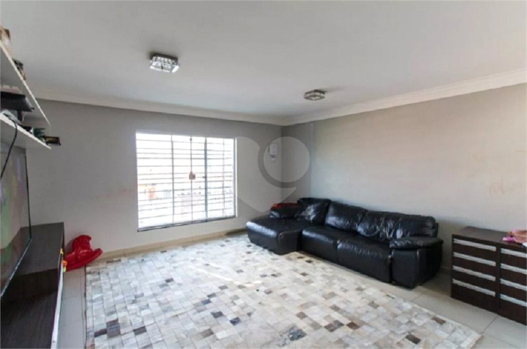 Sobrado à venda com 3 quartos, sendo 1 suíte, em Vila Nivi, São Paulo, SP