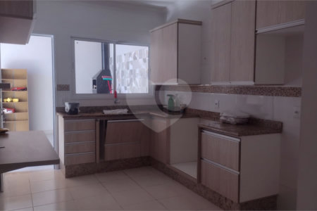 Casa à venda com 2 quartos, sendo 1 suíte, em Jardim Del Rei, Araraquara, SP