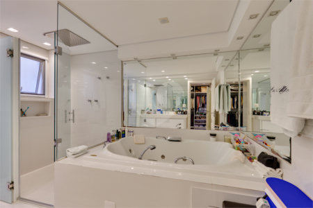 Casa à venda com 4 suítes no condomínio Ville Bosqueé, São Paulo - SP