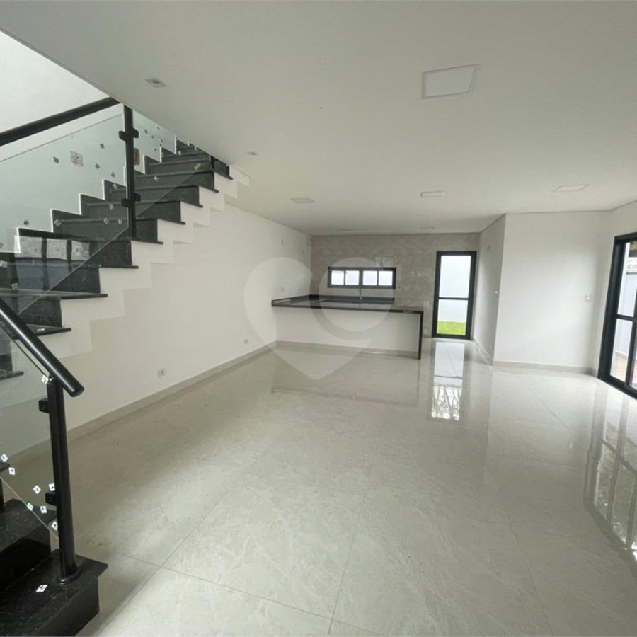Sobrado à venda com 3 quartos, sendo 1 suíte, em Villa Di Cesar, Mogi das Cruzes, SP