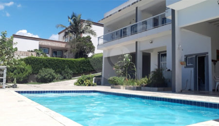 Casa à venda com 3 quartos, sendo 1 suíte,  em Jardim Estância Brasil, Atibaia, SP