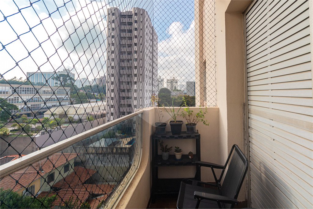 Apartamento à venda com 3 quartos, sendo 1 suíte, em Alto da Boa Vista, São Paulo, SP