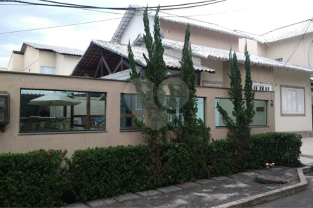 Casa à venda com 3 quartos, sendo 2 suítes, no condomínio Recanto das Palmeiras, Rio de Janeiro - RJ