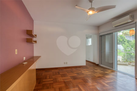 Casa à venda com 4 suítes em Chácara Monte Alegre, São Paulo, SP