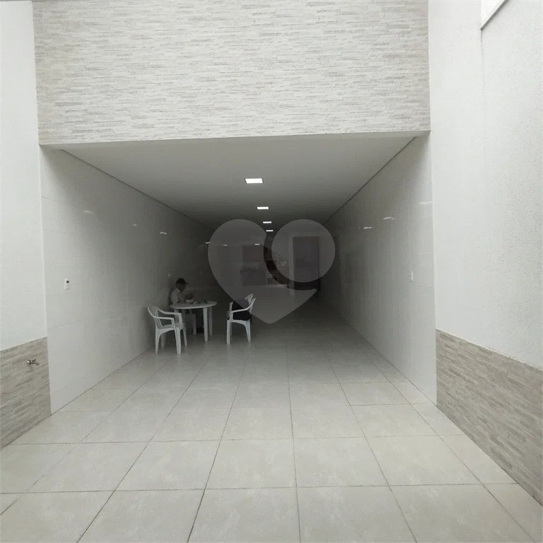 Sobrado à venda, 3 suítes, garagem, a 300 m do metrô Vila Matilde