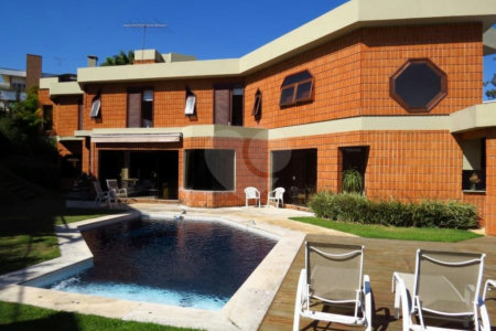 Casa de Vila à venda com 5 quartos, sendo 3 suítes, em Morumbi, São Paulo, SP