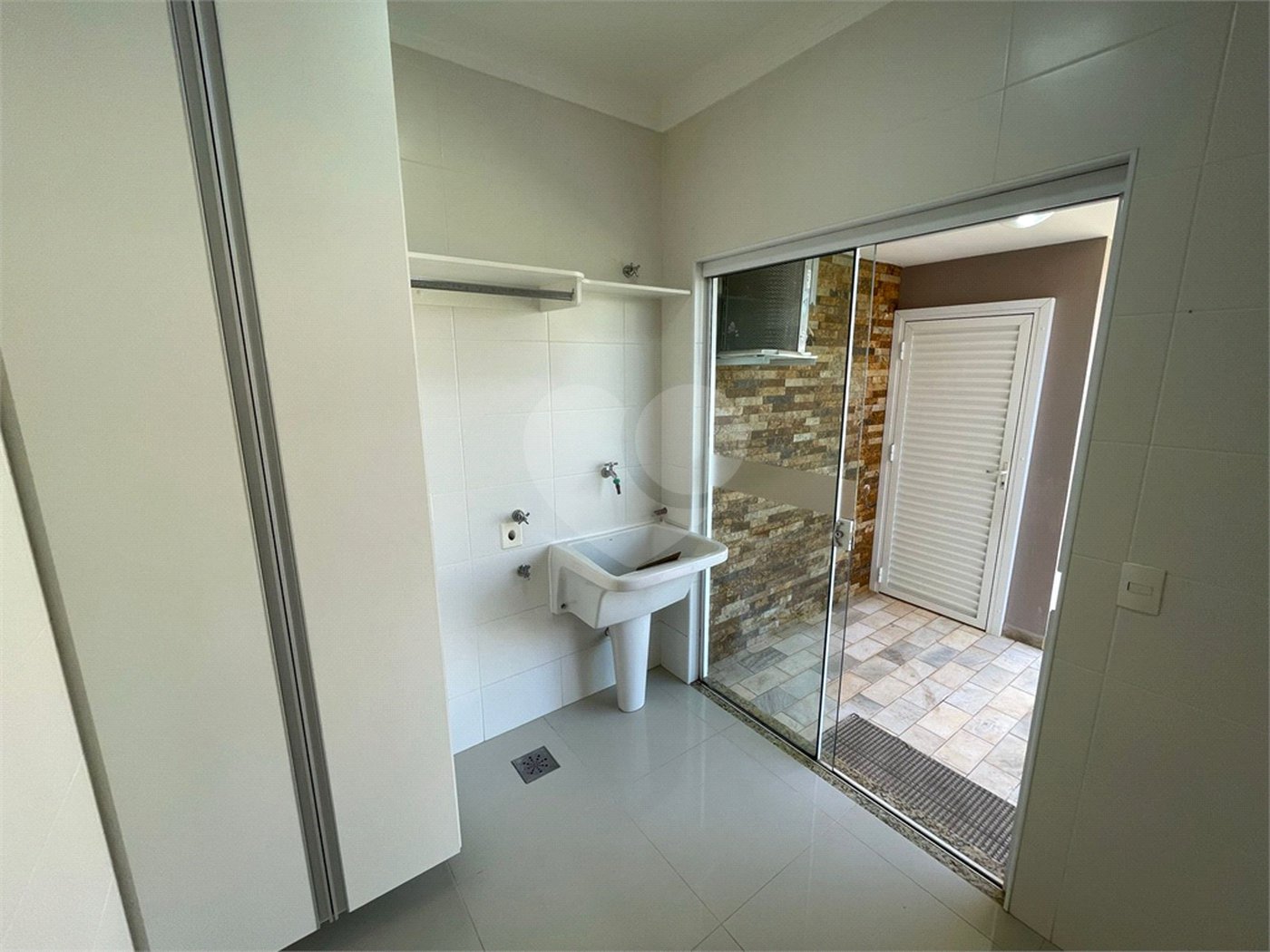 Casa de alto padrão, térrea no condomínio fechado Damha I em São Carlos.
