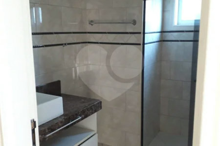Sobrado à venda com 3 quartos, sendo 1 suíte,  em Condomínio Residencial Terras do Caribe, Valinhos, SP