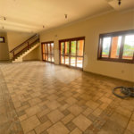 Casa à venda com 3 quartos, sendo 1 suíte, no condomínio Estância Marambaia, Vinhedo - SP